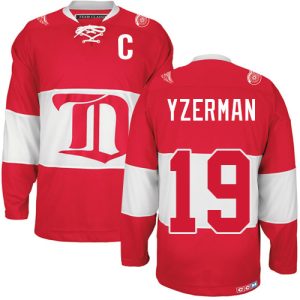 Herren Detroit Red Wings Eishockey Trikot Steve Yzerman #19 Authentic Throwback Rot CCM Winter Classic